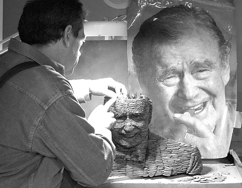 Stephen Kettle Sculpting