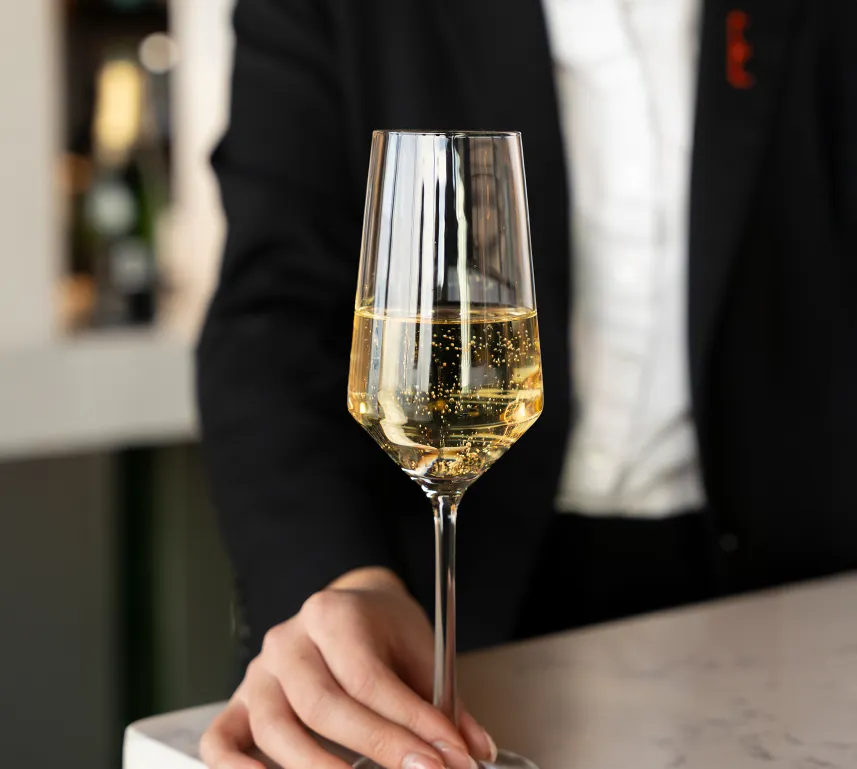 Escapade Silverstone Glass of Fizz Offer Valentines Sparkling Escapade